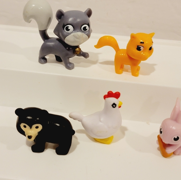 Paw Patrol Rare Pet Figure Set - Picture 4 of 9